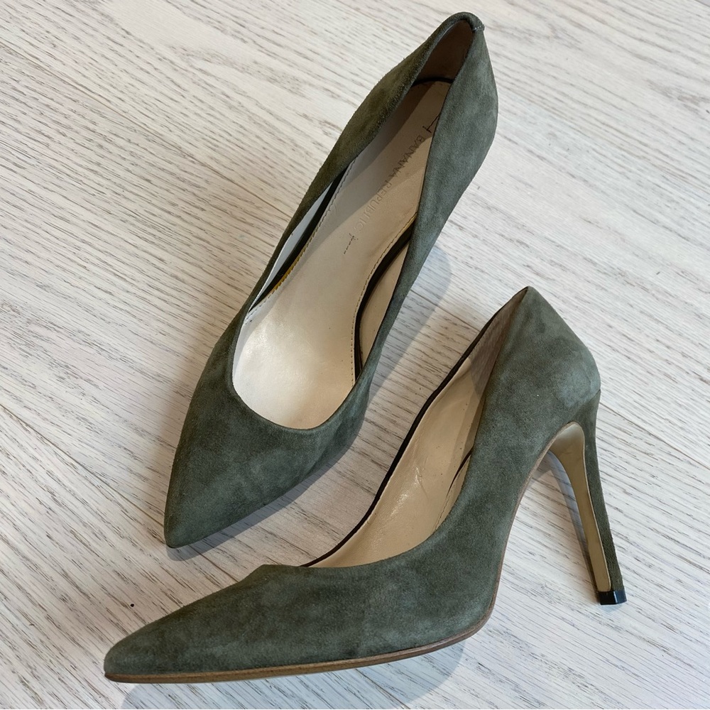 Banana Republic Stiletto Shoes, Army Green, Suede High Heels (size US 8.5)